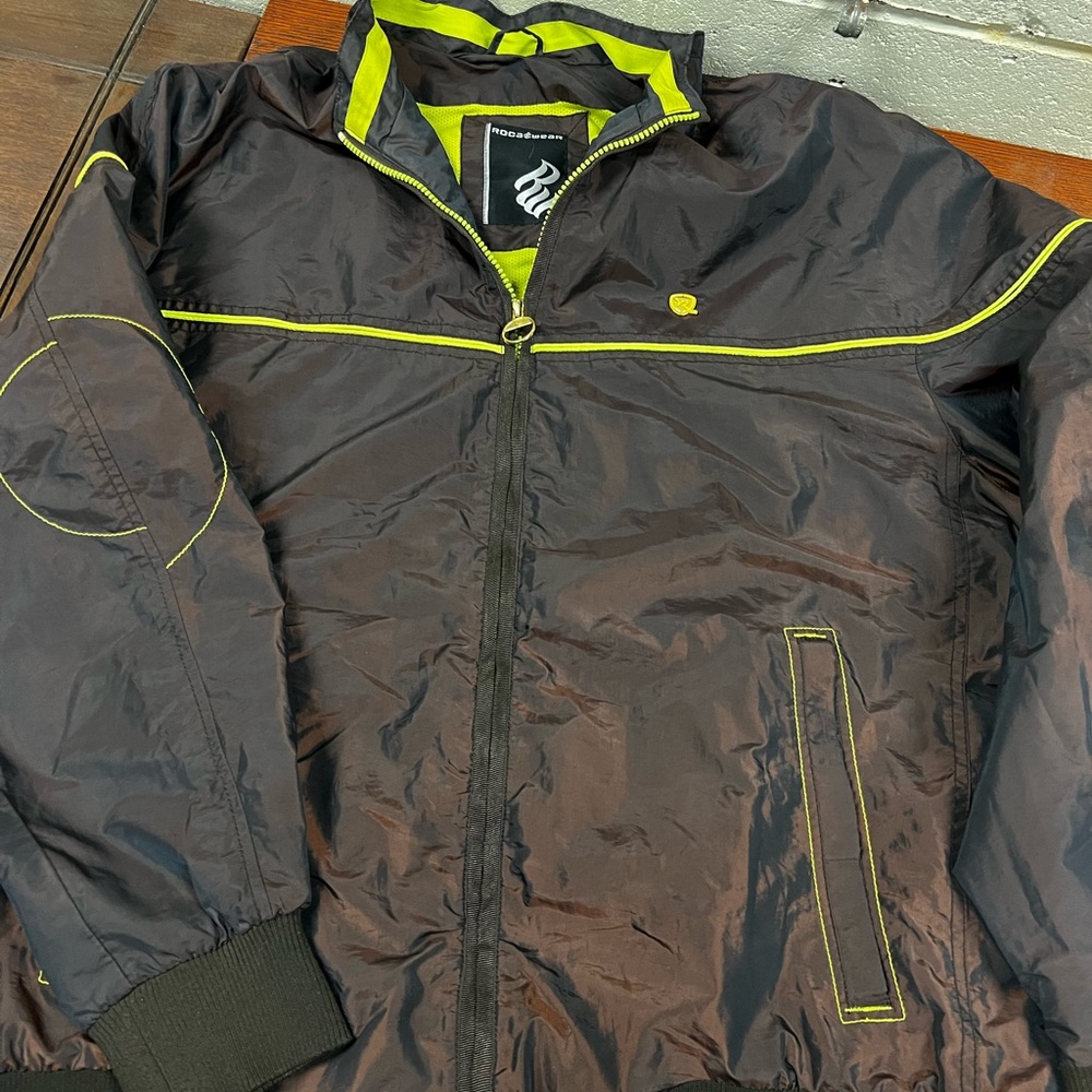 Roca Wear wind breaker. Sz large brown and lime green